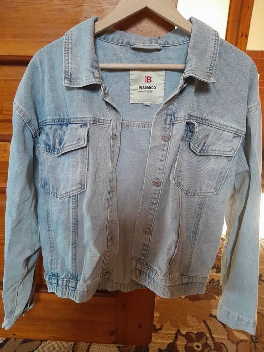 Джинсова куртка жіноча