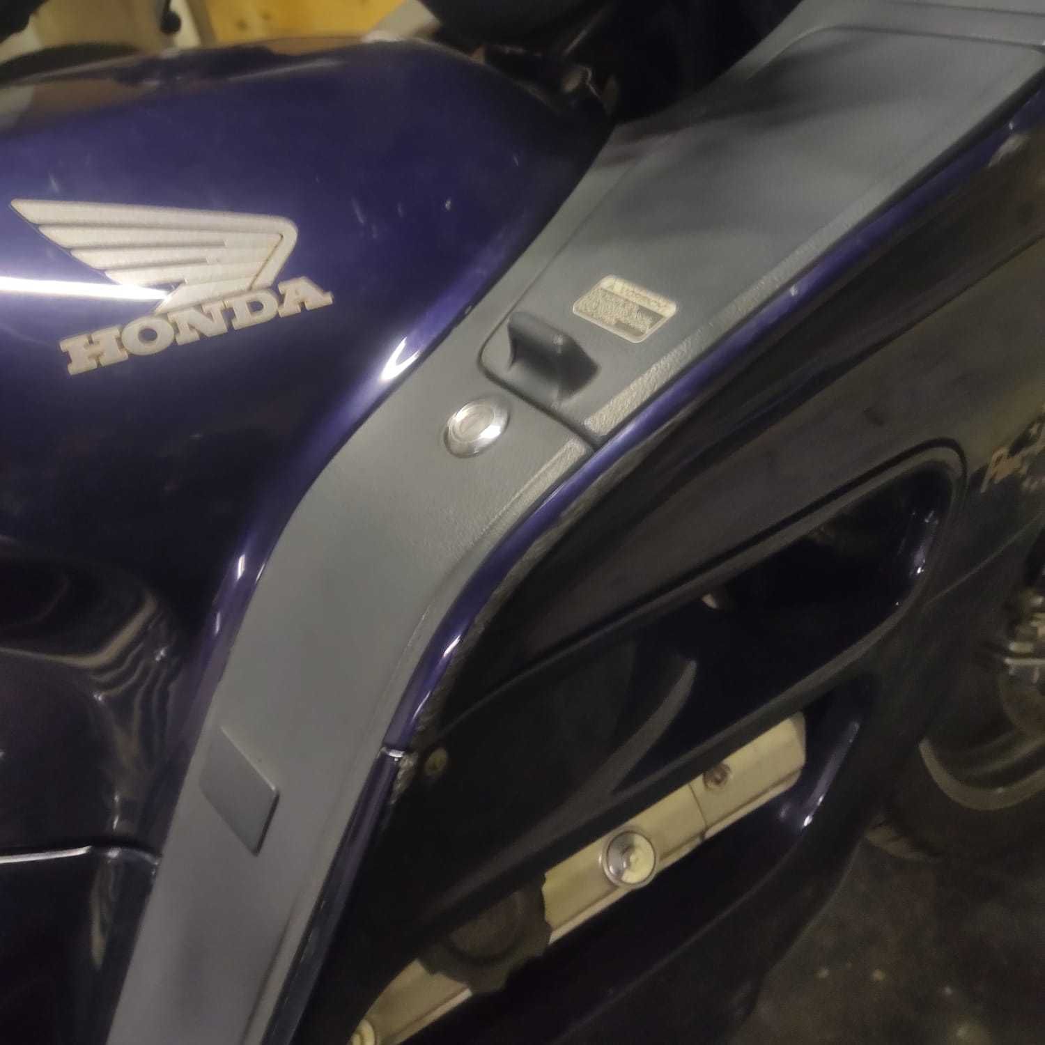 honda st1100 european danificada