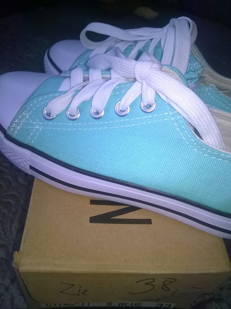Nowe trampki dziewczęce New Hvr