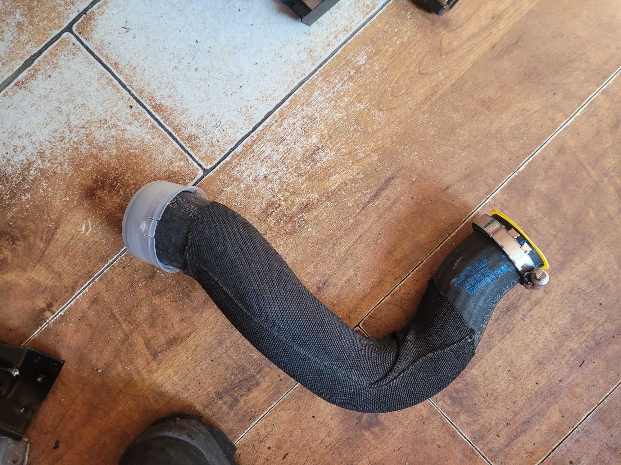 Rura turbo intercooler VW Touareg 4,2 tdi 7P