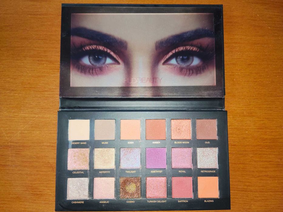Huda beauty paleta de sombras/ palette fard à paupières