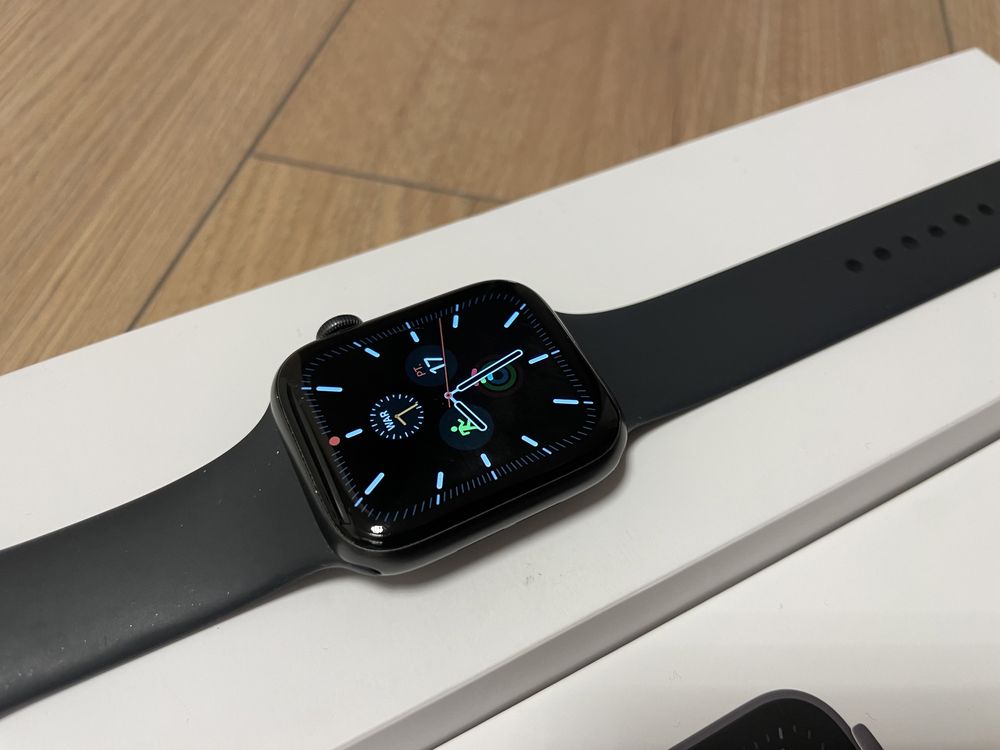 Idealny Apple Watch serii 6 44 mm Space Gray w PERFEKCYJNYM stanie!