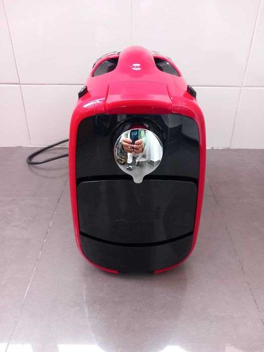 Máquina de café Delta Q Qosmo para arranjo ou peças