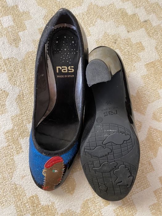 Sapatos RAS 36