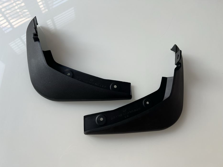 Зажні бризговики mazda gj