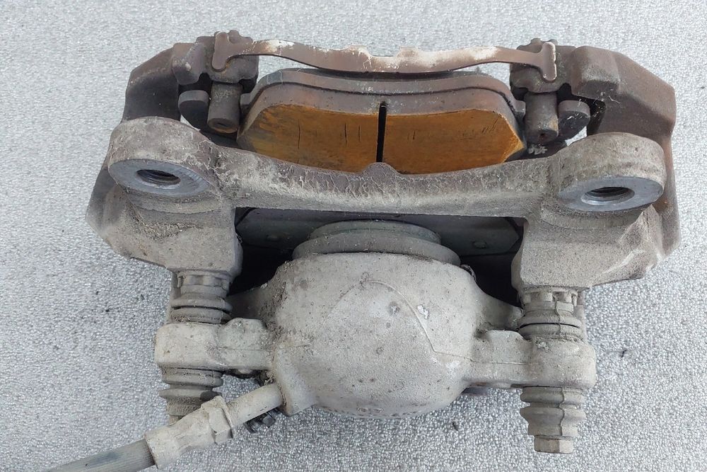 Pinça travão / maxila de travão frente esquerda AUDI Q5 (8R)