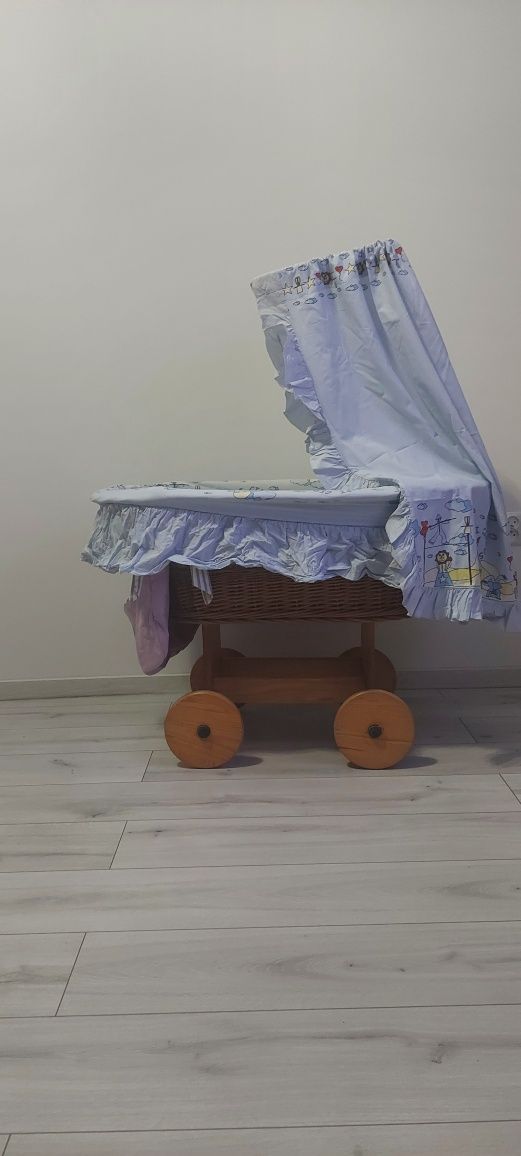 Wiklinowy kosz mojżesza duży z dodatkami