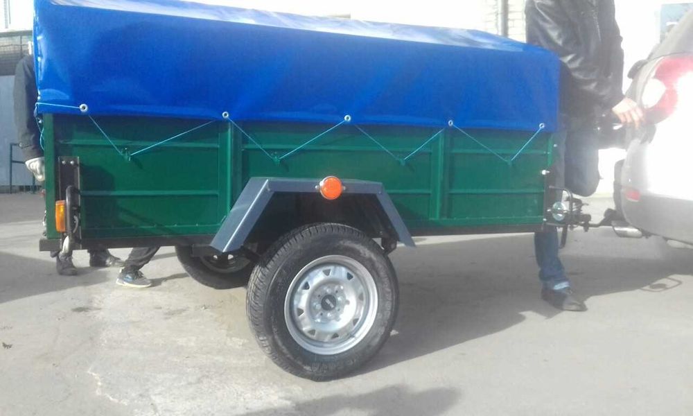 Міцний причіп до автомобіля  від заводу виробника 2000*1300*400