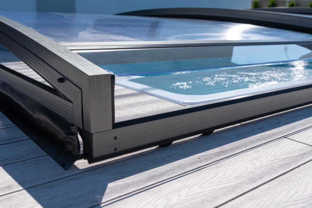 Zadaszenie basenu bez prowadnic, zadaszenie z kółkami Bucovers