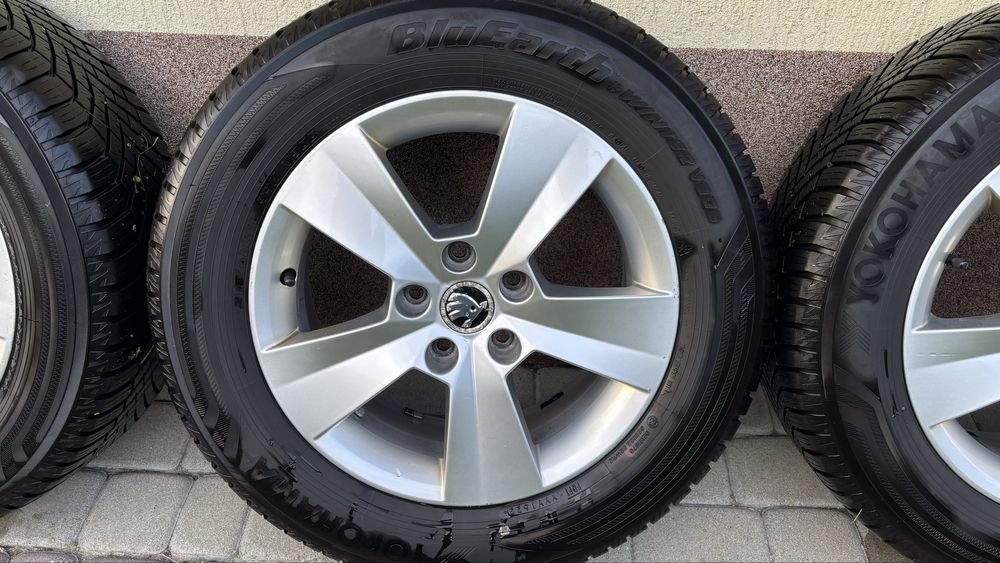 Oryginalne koła felgi 16 5x112 Skoda opony zimowe Yokohama 215/60R16