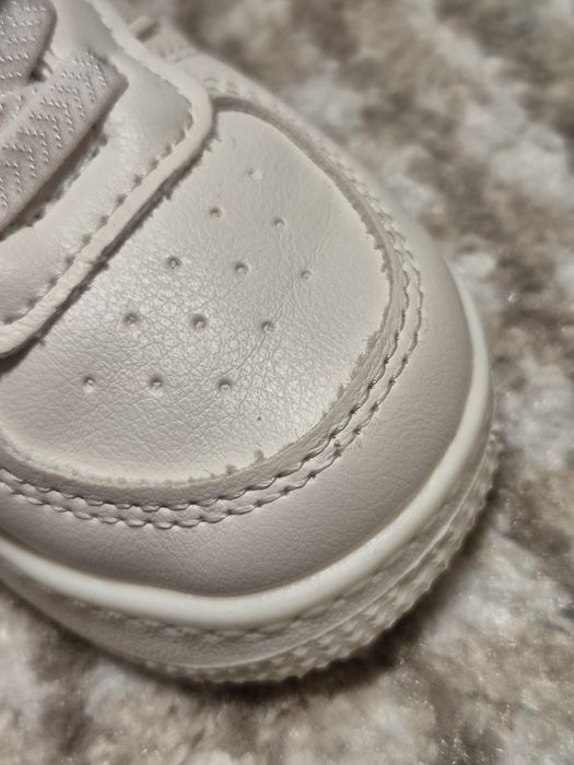 Кросівки білі дитячі