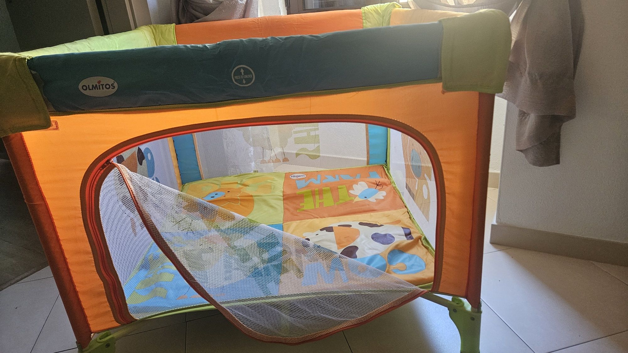 Paque Bebé com rodas e porta