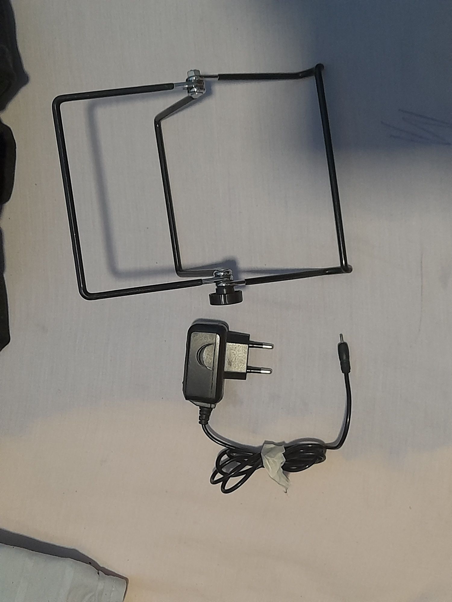 Tablet Magalhães c/  carregador incluindo