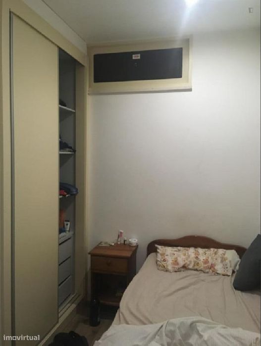 785375 - Cozy room in the center of Lisbon