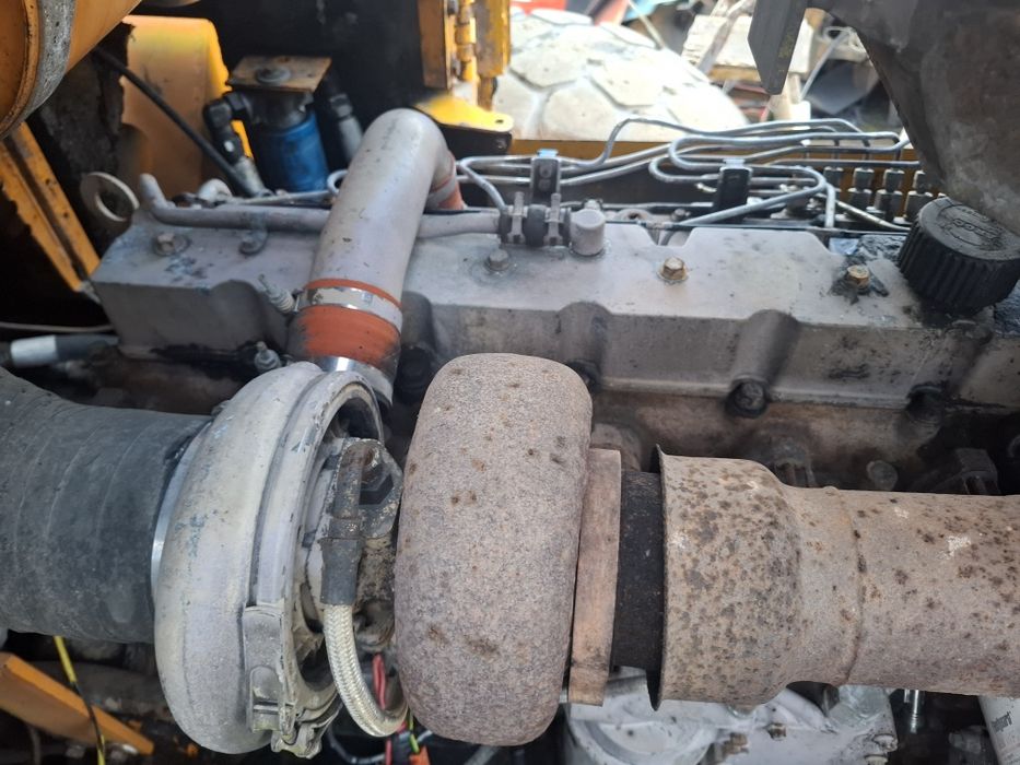 Silnik Cummins 6CT8.3  127KW  turbo 6 cylindrowy z osprzętem Case
