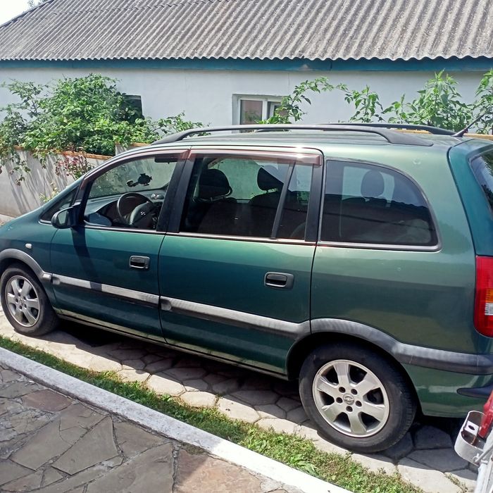 Автомобіль Опель зафіра А