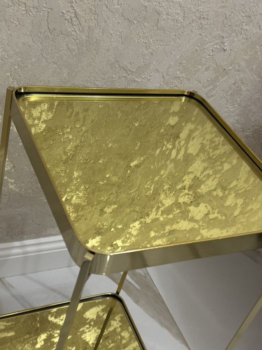 Złoty stolik stoliczek pomocnik kosmetyczny glamour