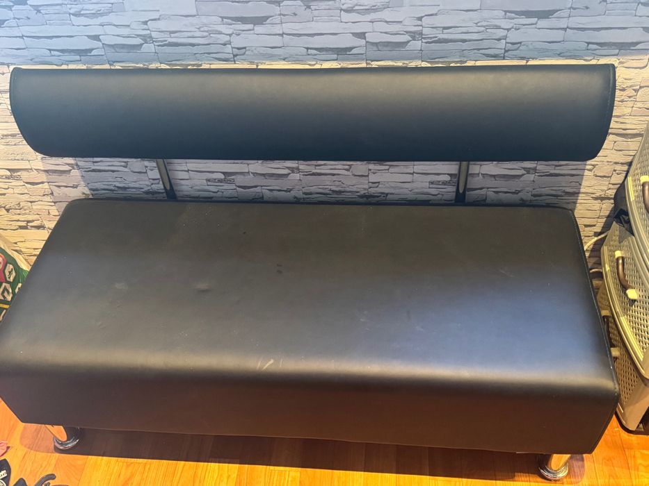 Продам диван для офиса