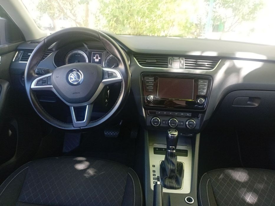 Продам skoda oktavia a7 автомат 1.8