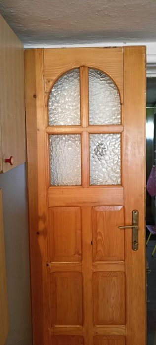 Drzwi drewniane z szybkami (prawe)