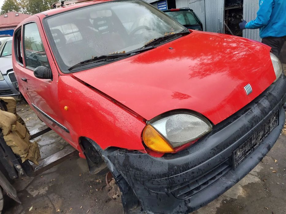 Fiat Seicento S silnik kompletny 0.9 1.1 jednopunkt monowtysk wtrysk skrzynia biegów drzwi maska błotnik klapa kolor czerwony VR112/A Rosso starter zderzak lusterko lampa szyba alternator mcperson stacyjka wkładka pas panel silniczek rezystor nawiewu nagr