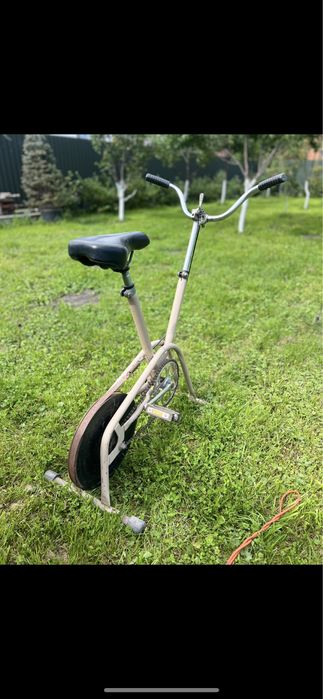 Велотренажер (орбітрек)