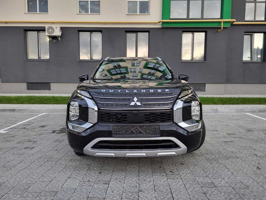 Mitsubishi Outlander PHEV 2023