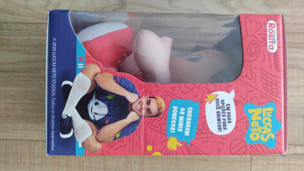 Boneca Gi amiga do Luccas Neto