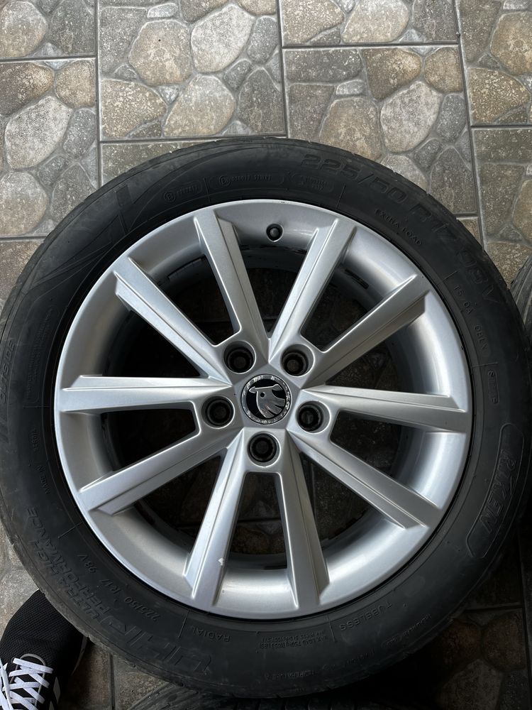 Felgi z oponami Skoda Teron 17 cali 5x112 215/55/17 225/50/17