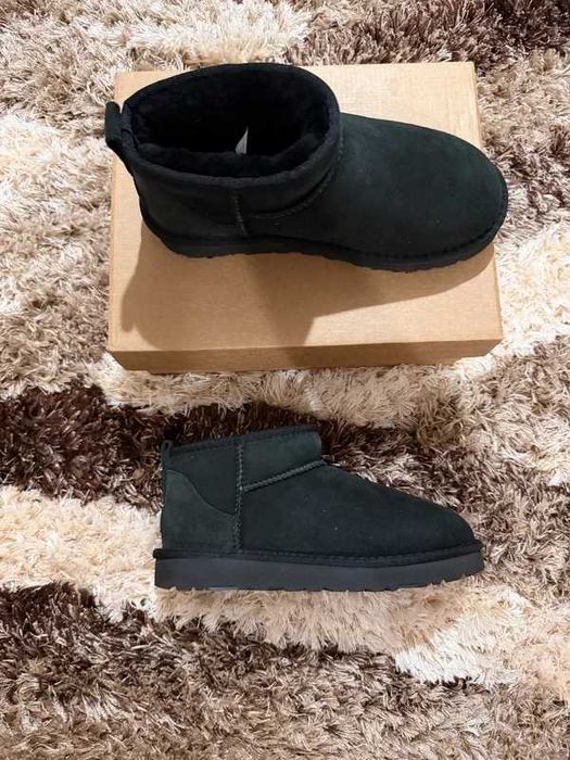 Buty damskie UGG_Black Trampki Roz.37