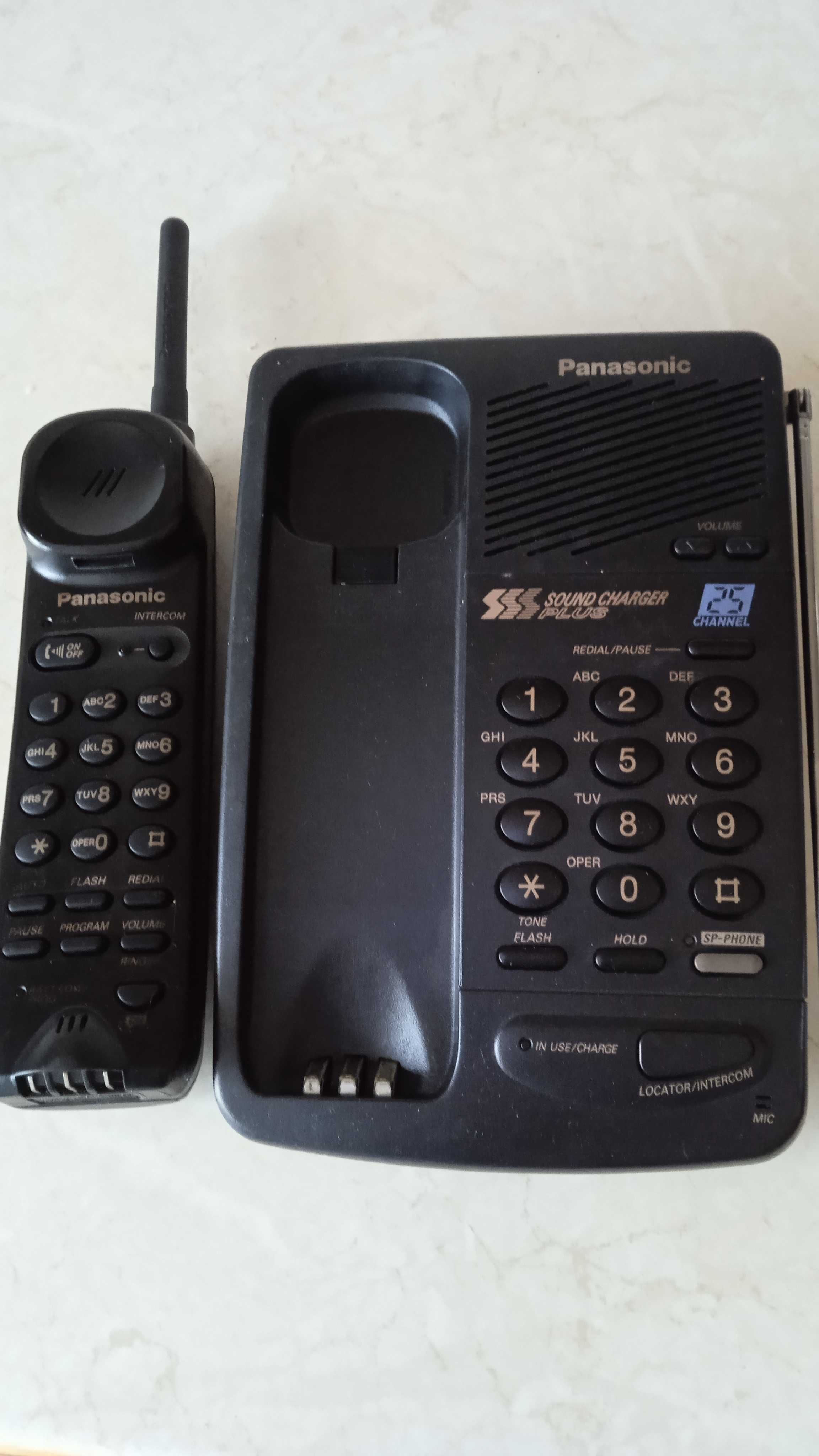 Panasonic telefon czarny.