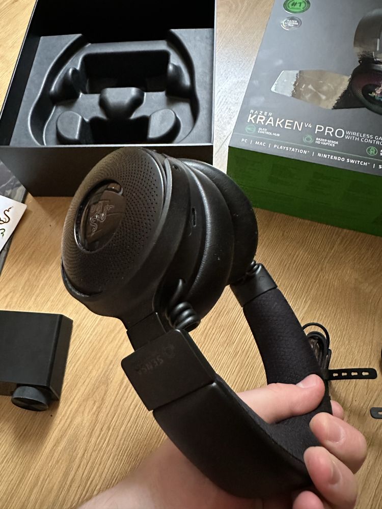 Razer Kraken V4 Pro - lekko uszkodzone