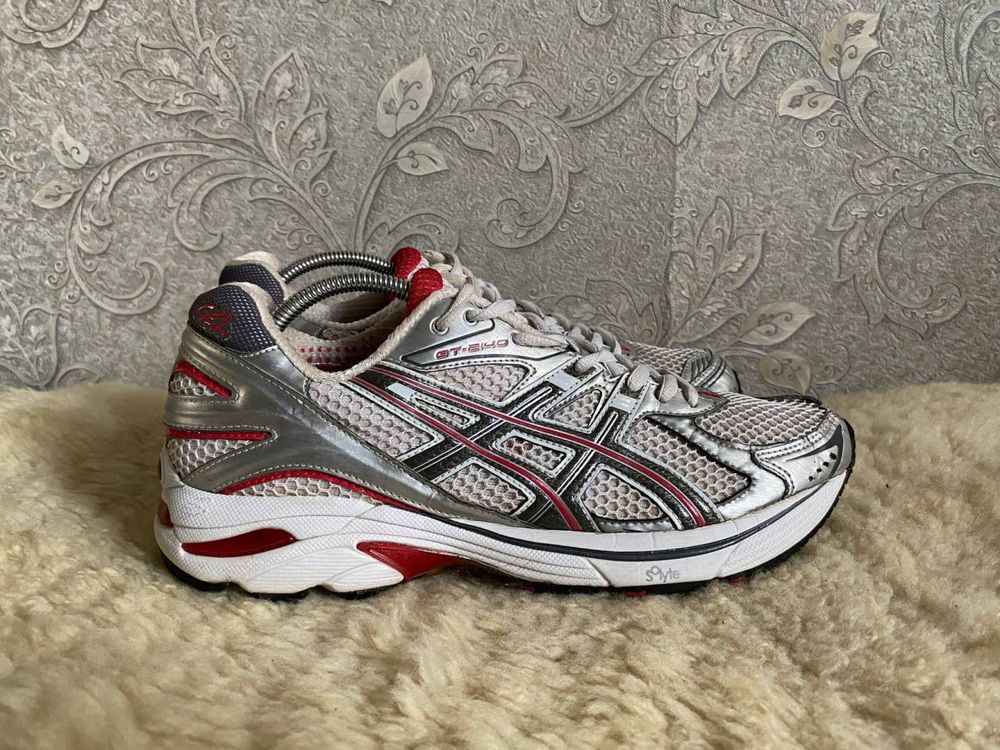 Кроссовки Asics Gel Vintage для бігу / кожен день  42 41,5 41 27 26,5