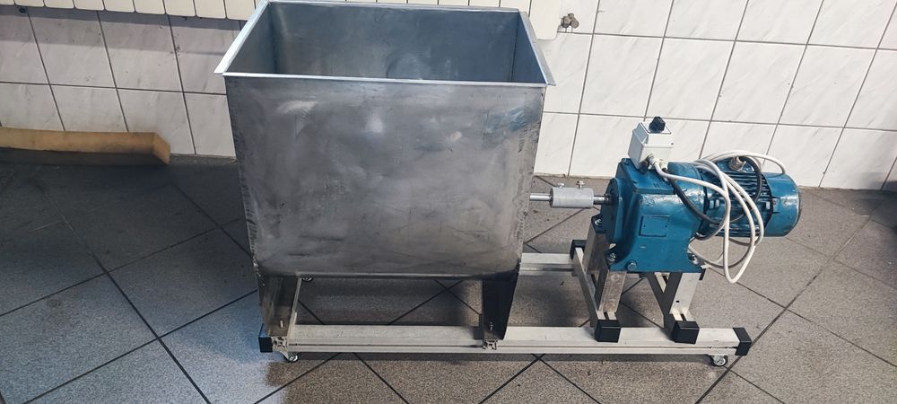 Mieszałka, mieszarka do mięsa 40  kg z napędem