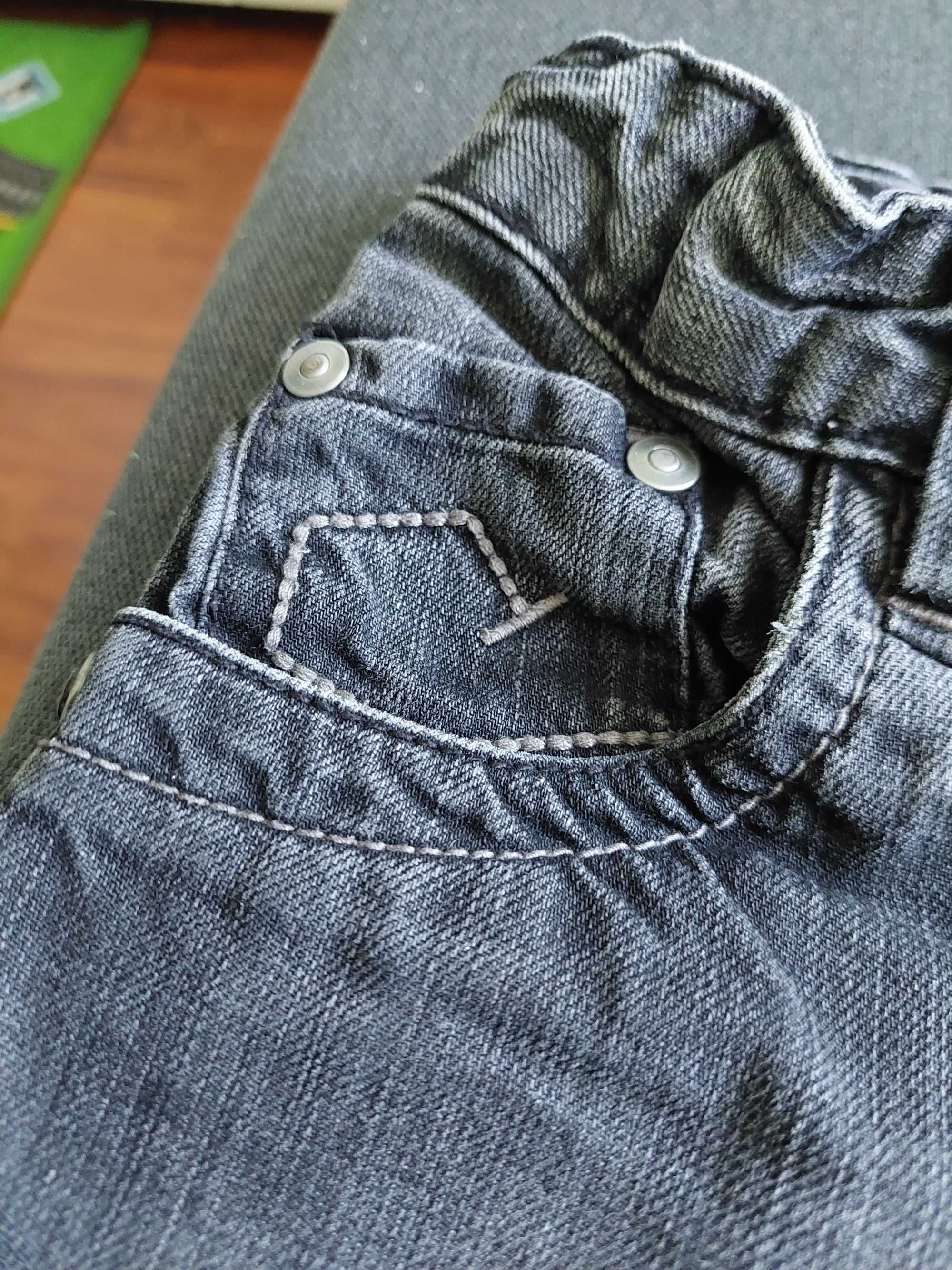 Krótkie spodenki jeansowe 122 C&A chłopięce czarne