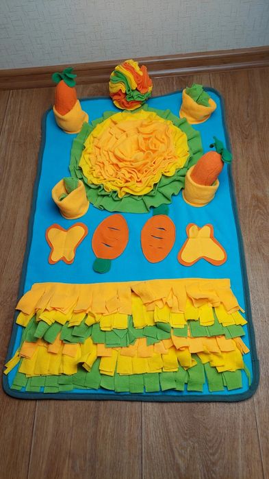 Нюхательный  коврик (поисковый)+мячик и 2 морковки для животных