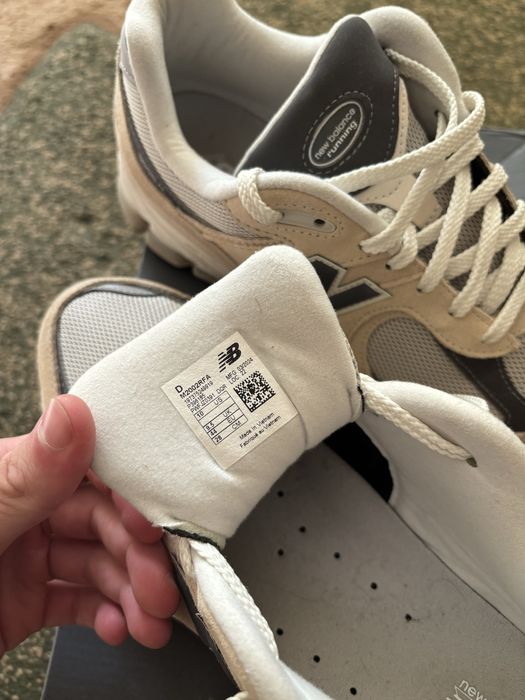 кросівки new balance 2002r