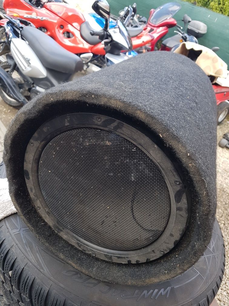 Car audio tuba aktywna Tonsil uszkodzona