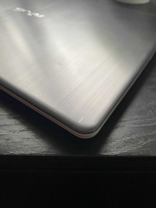 Asus VivoBook S15 – i7, 12GB RAM, SSD 256GB, MX150