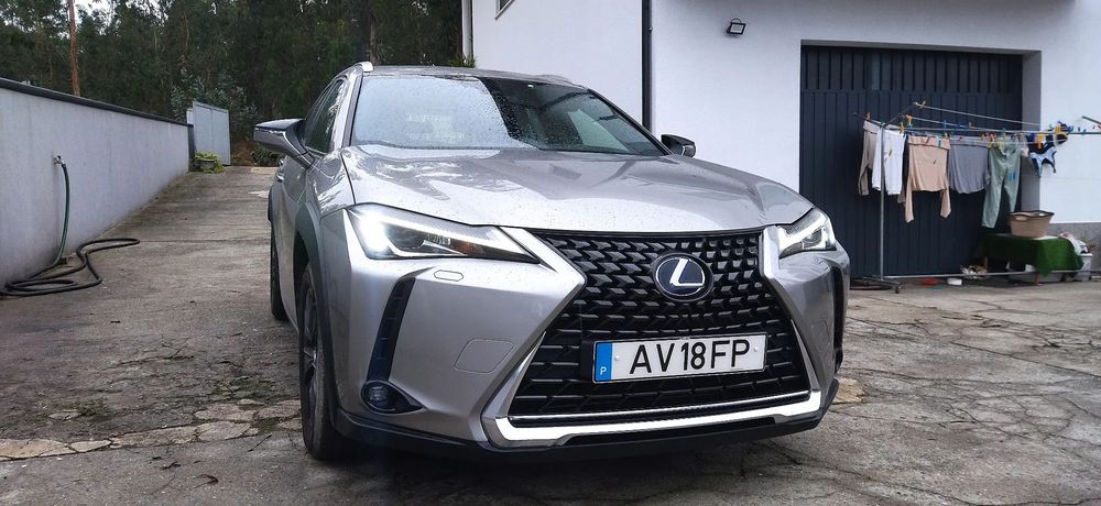 Lexus UX 250h