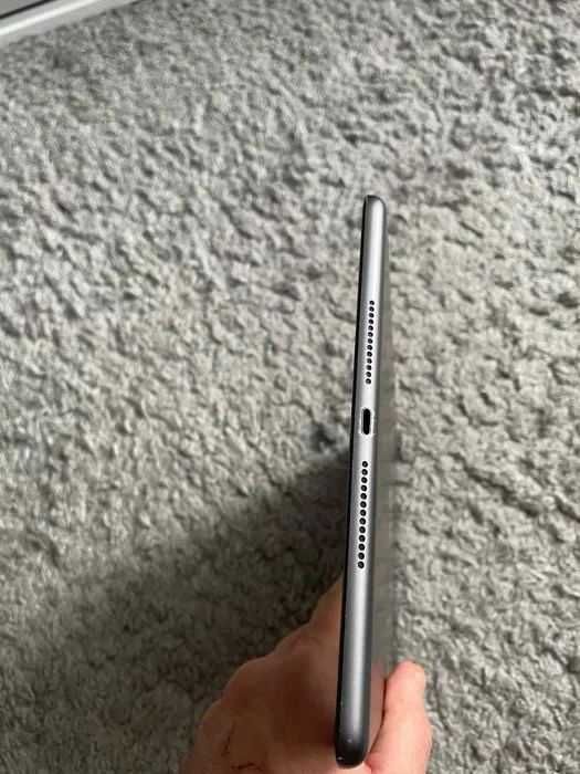 Крутий!! Apple iPad 7