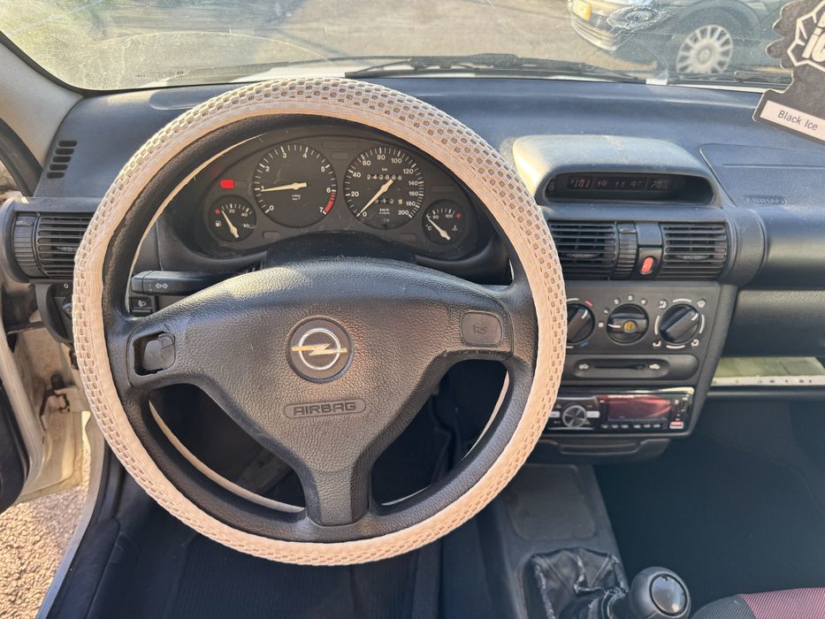 Opel Corsa 1.2i gasolina