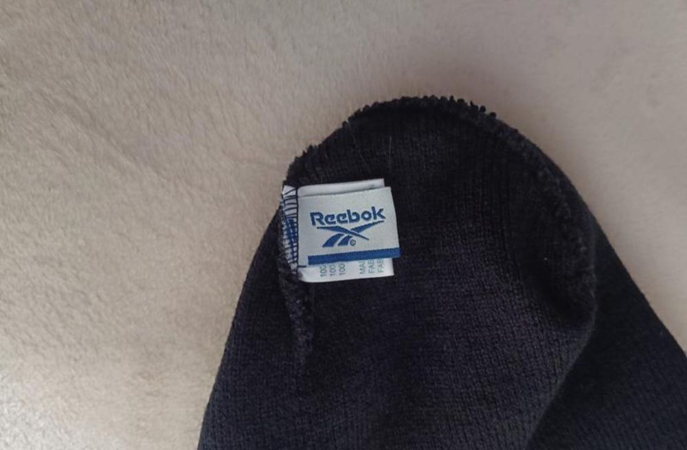 Reebok оригінальна акрилова шапка біні чорного кольору