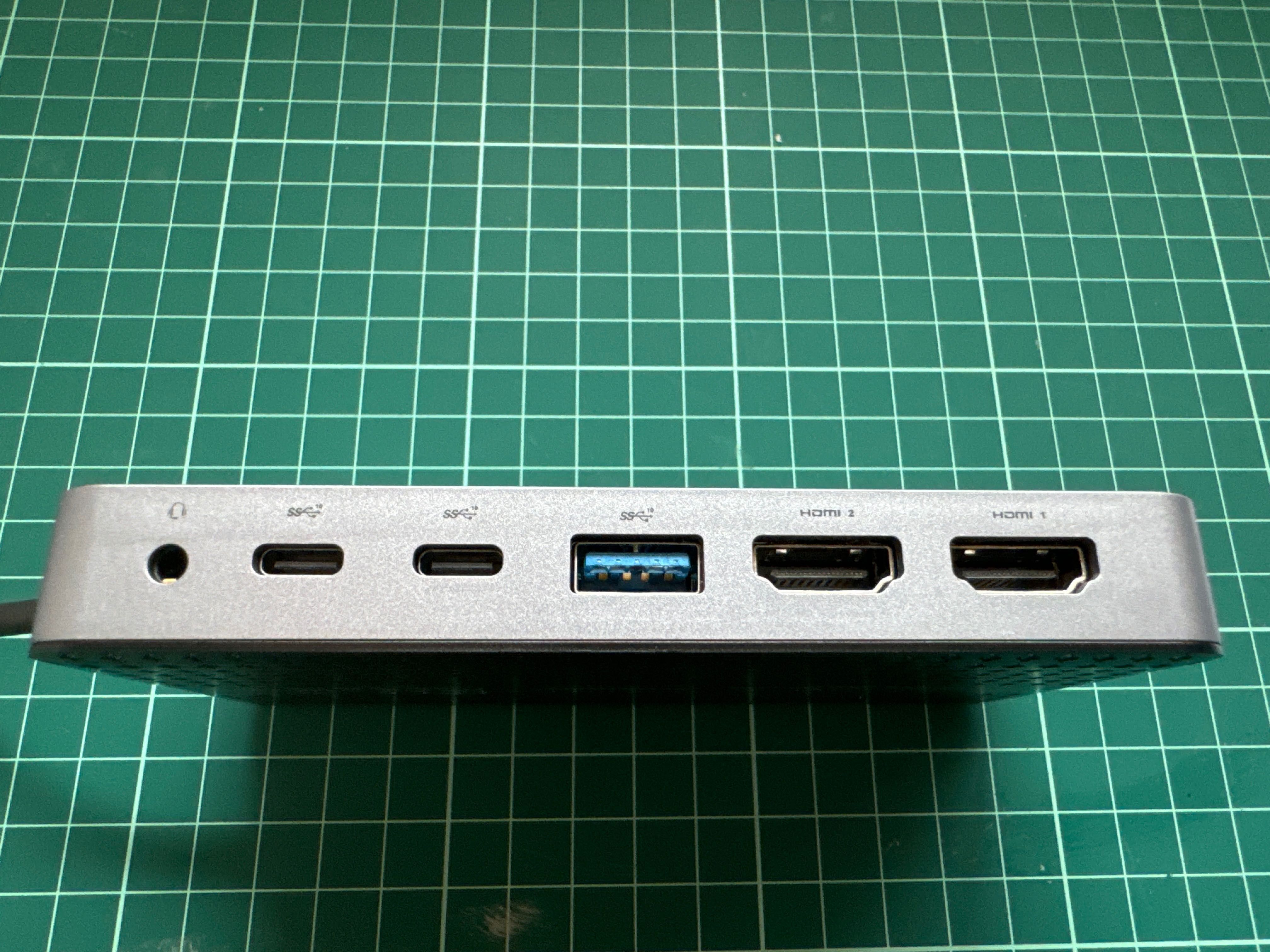 Dock para portátil USB-C de 7 entradas incluindo duas entradas 4K HDMI