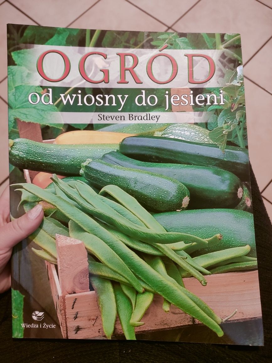 Książka Ogród od wiosny do jesieni