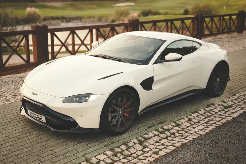 Aston Martin Vantage Coupe V8