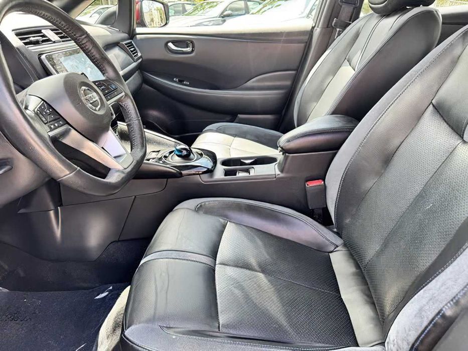 Nissan Leaf      2020