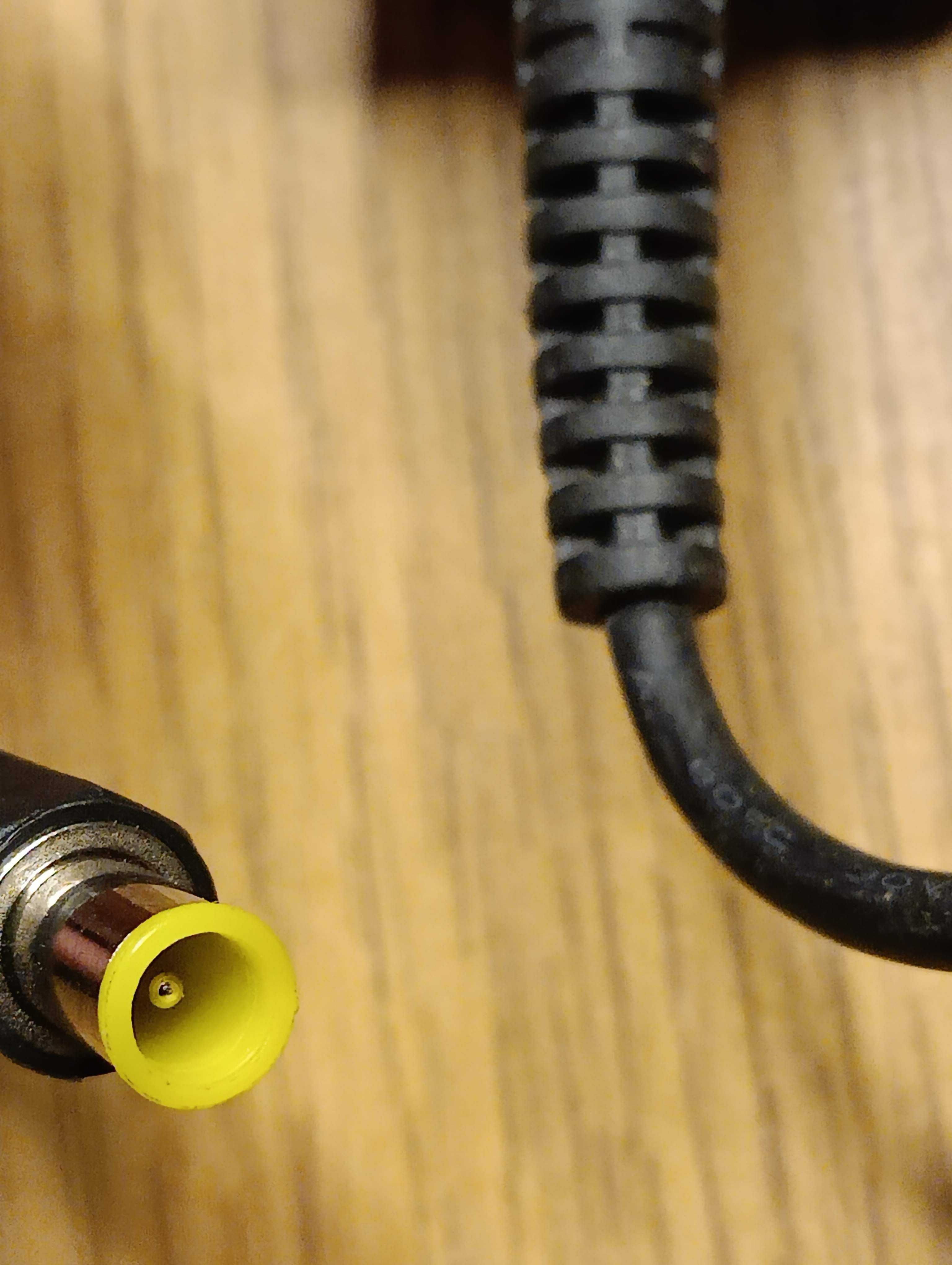 Блок живлення питания до монитора LG 19V 1.58A (6.5×4.4mm)