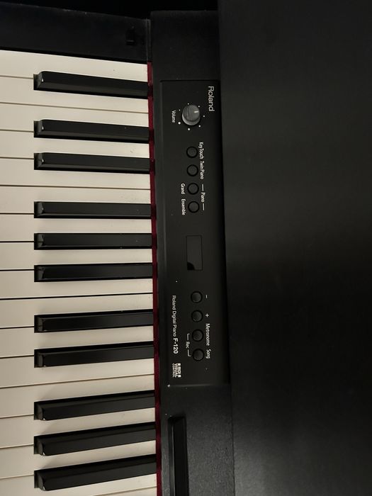 Roland piano digital F-120