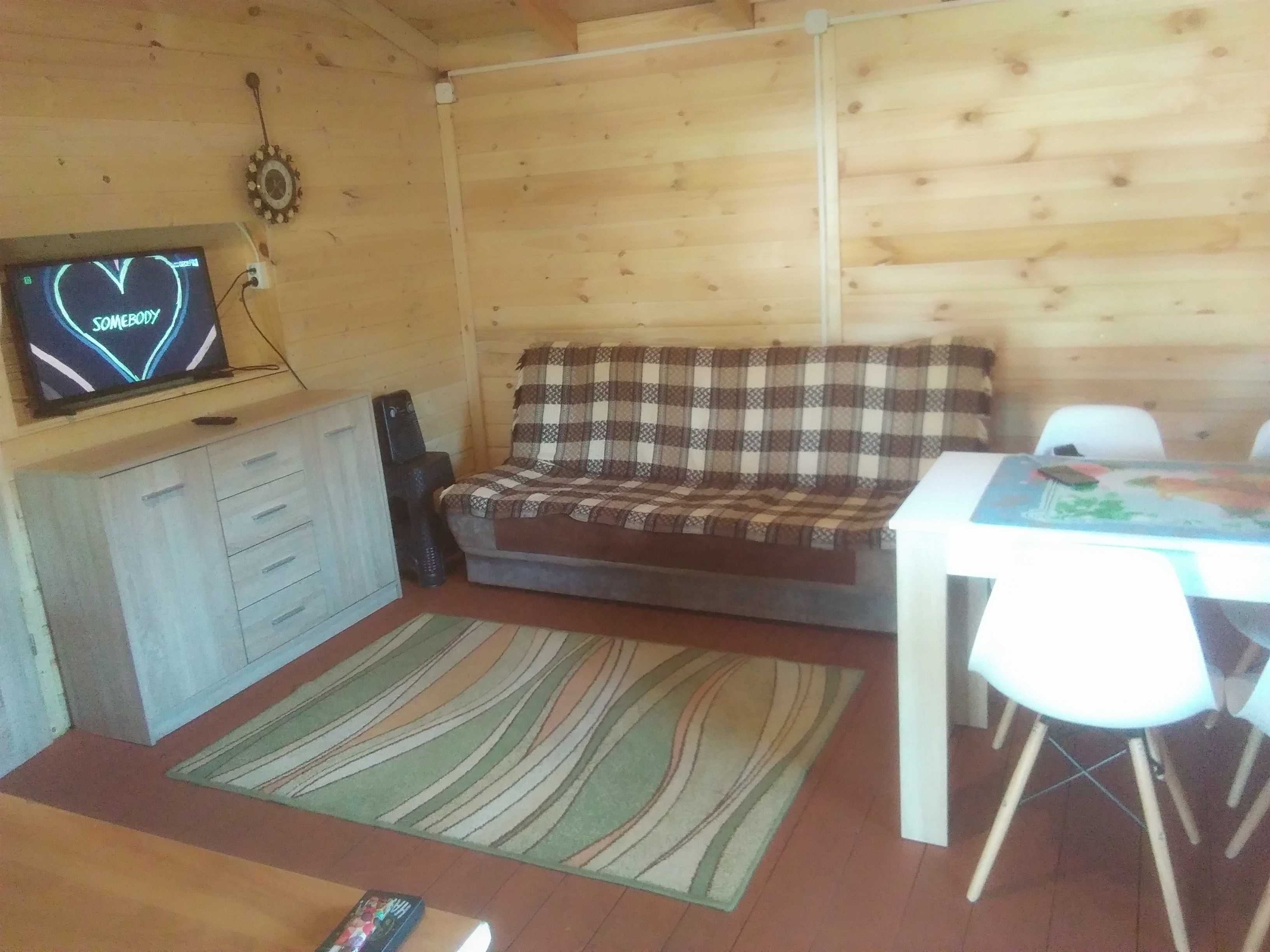 Domek nad zalewem, ogrodzona działka 1100m2.